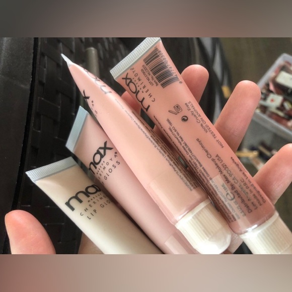 Lipgloss - Picture 3 of 3